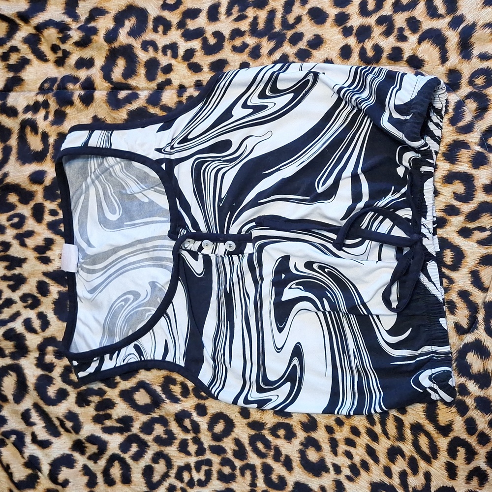 Abstract Crop Tank